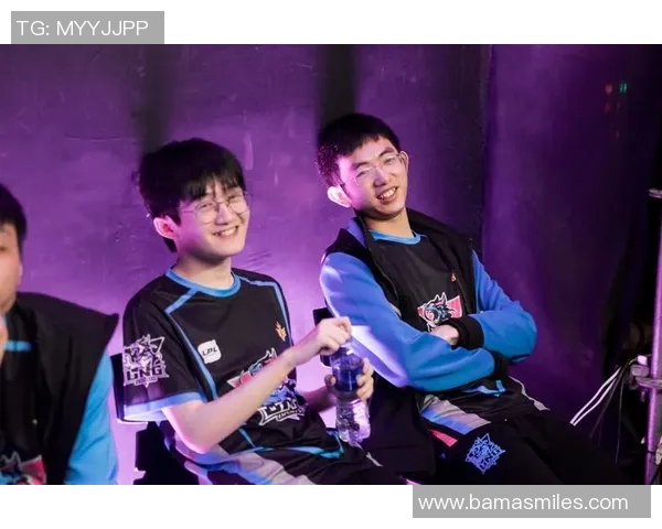 赛后分析：IG与LNG对决中的策略与实力较量全景回顾